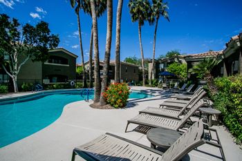 Ridgegate apartments sundeck